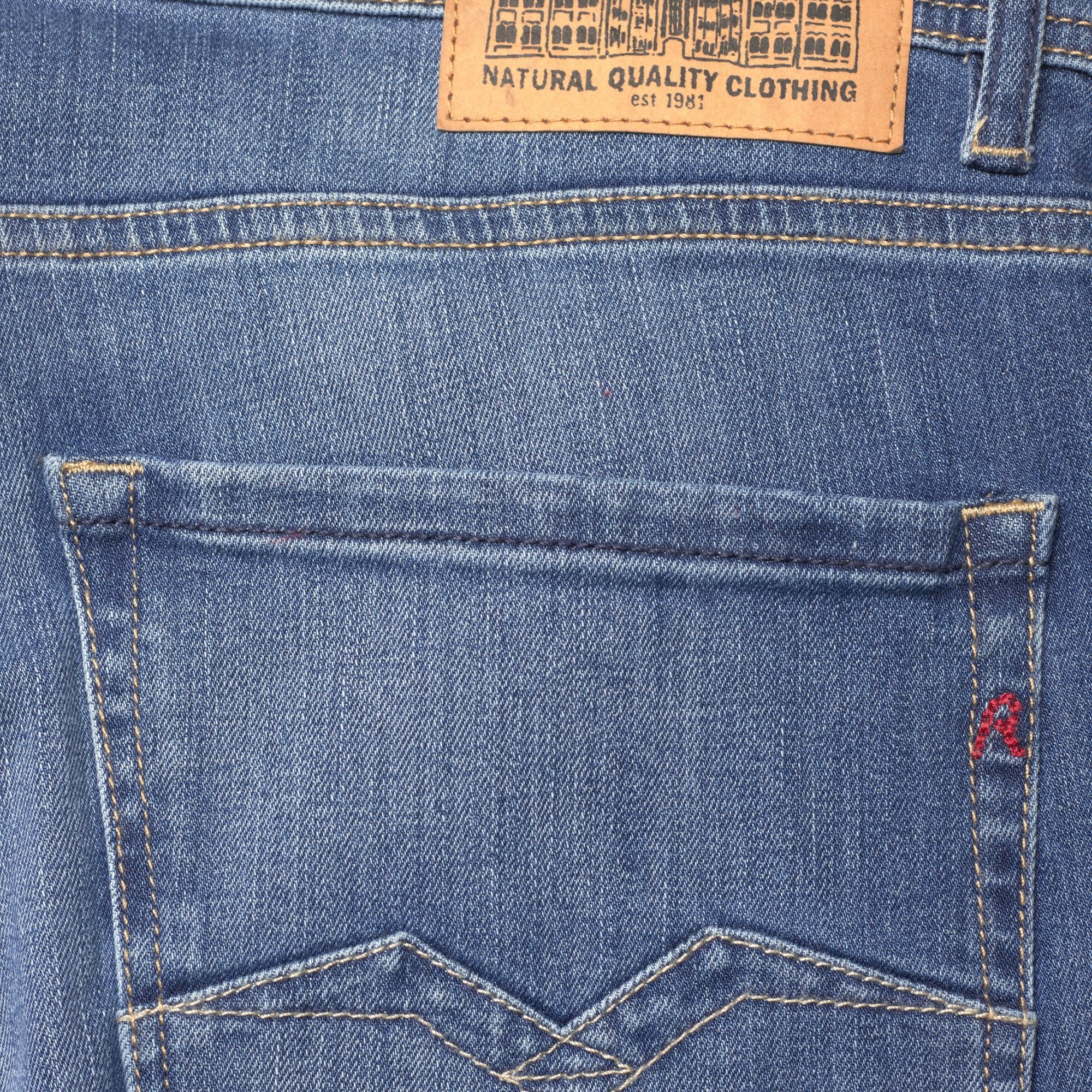 Replay Rocco Comfort Fit Mid Blue Washed Denim Jeans MA1005 685 636 009