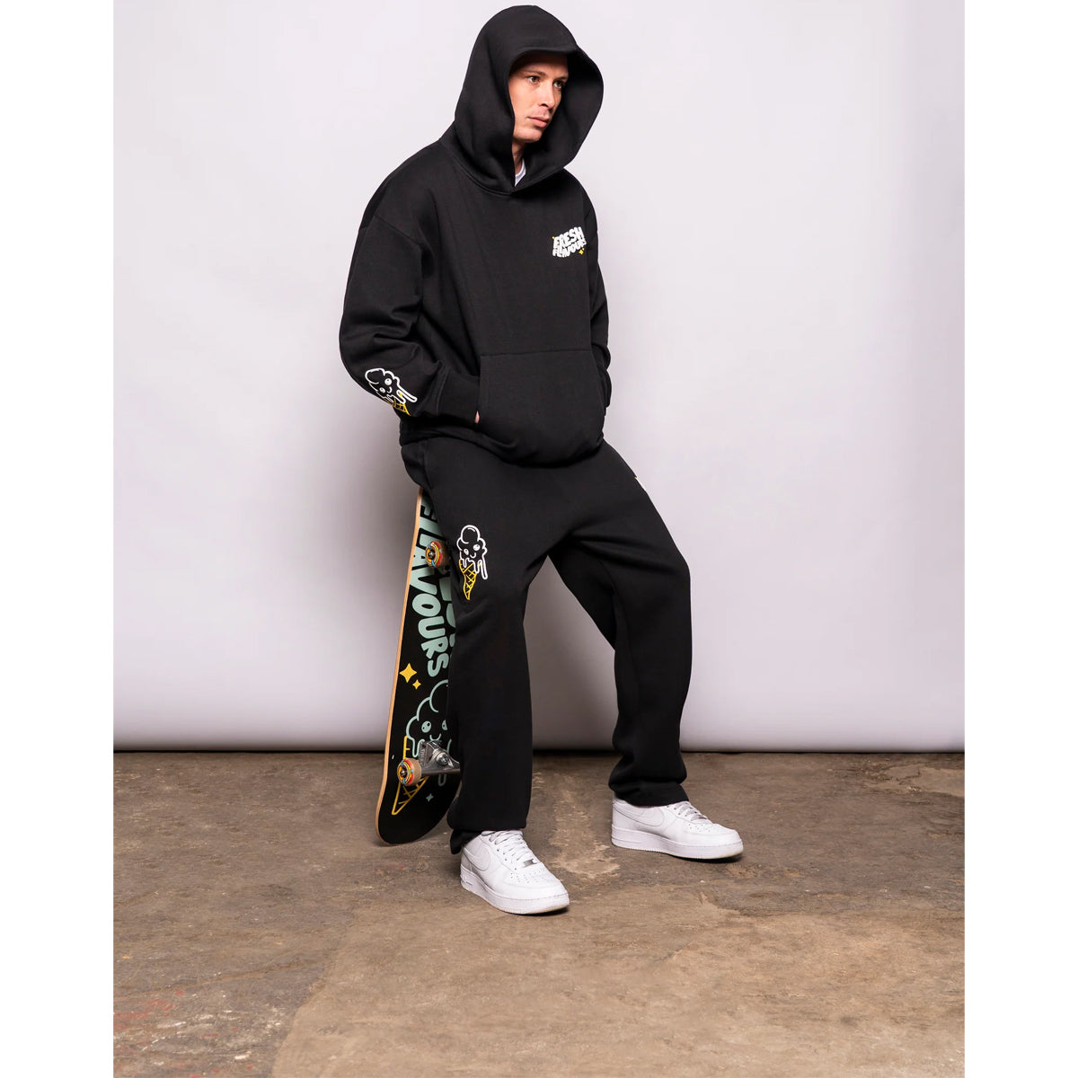 FRESH FLAVOURS BLACK JOGGERS