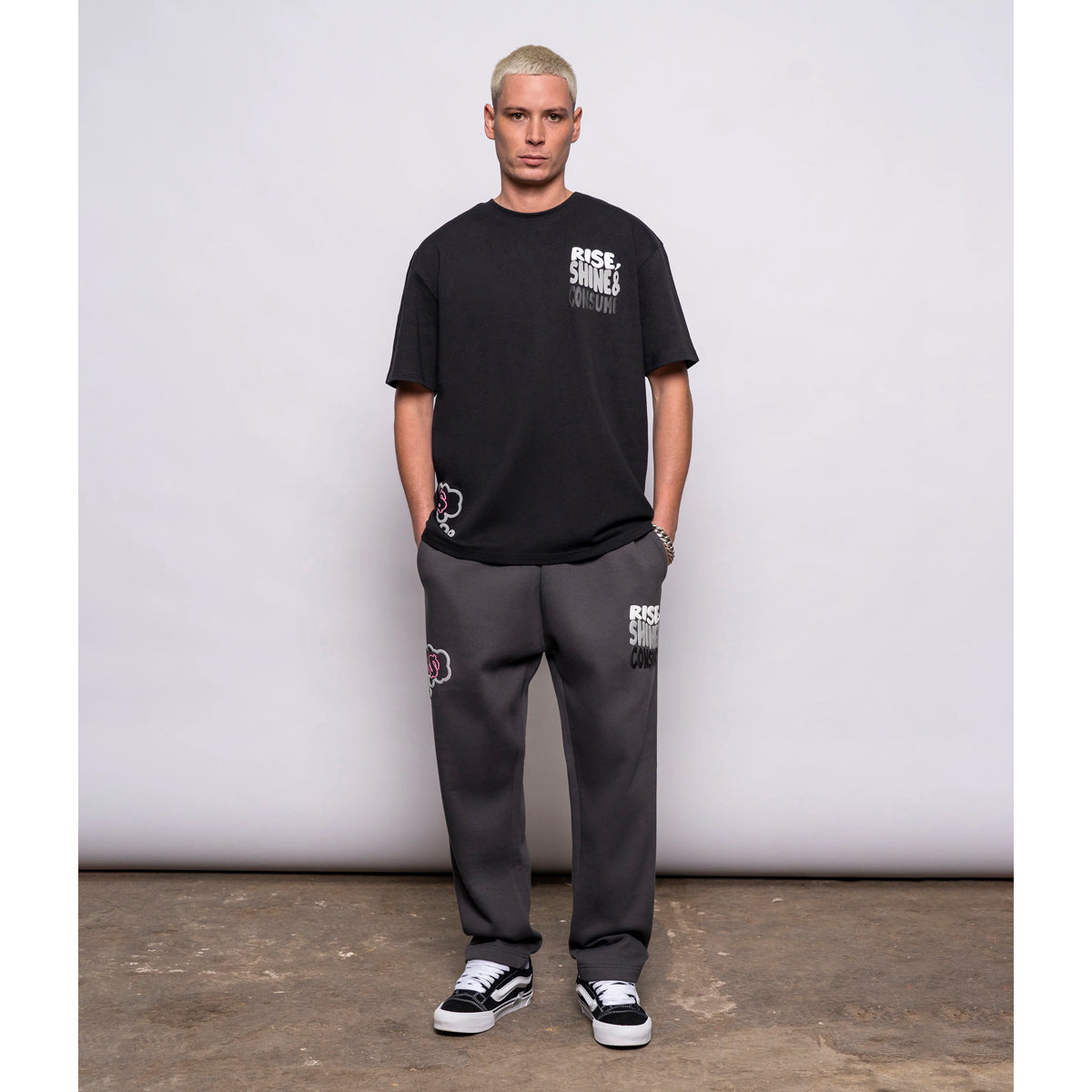 FRESH FLAVOURS CREW NECK RISE BLACK T-SHIRT