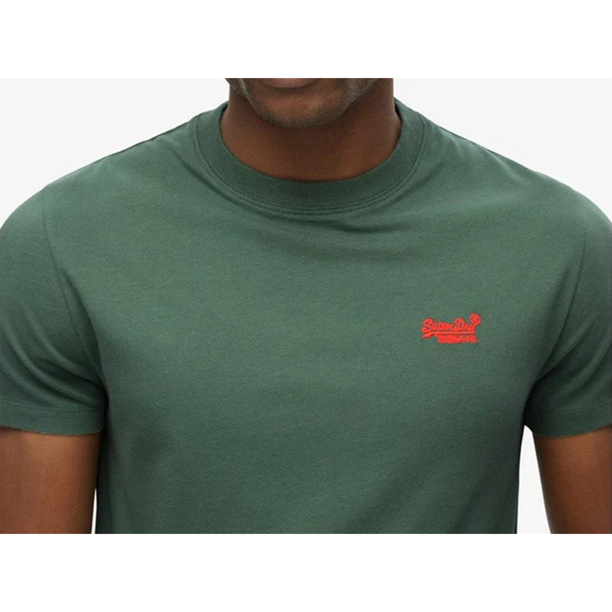 ESSENTIAL LOGO EMB T-SHIRT LAUREL KHAKI J7D