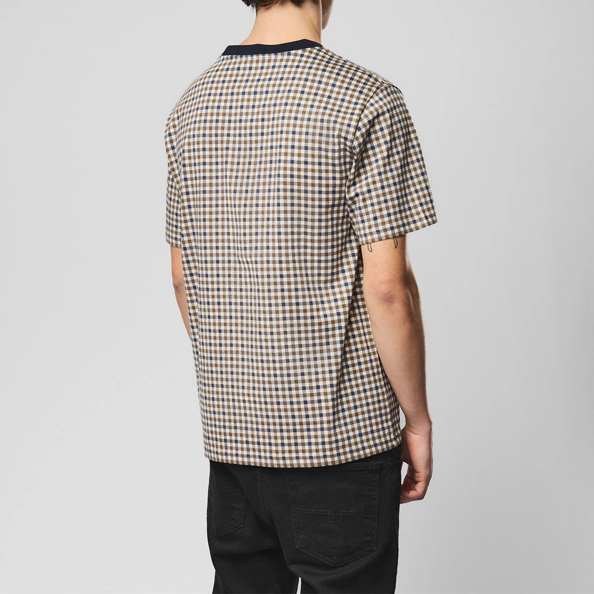 WEEKEND OFFENDER TRIMMER MID HOUSE CHECK T-SHIRT