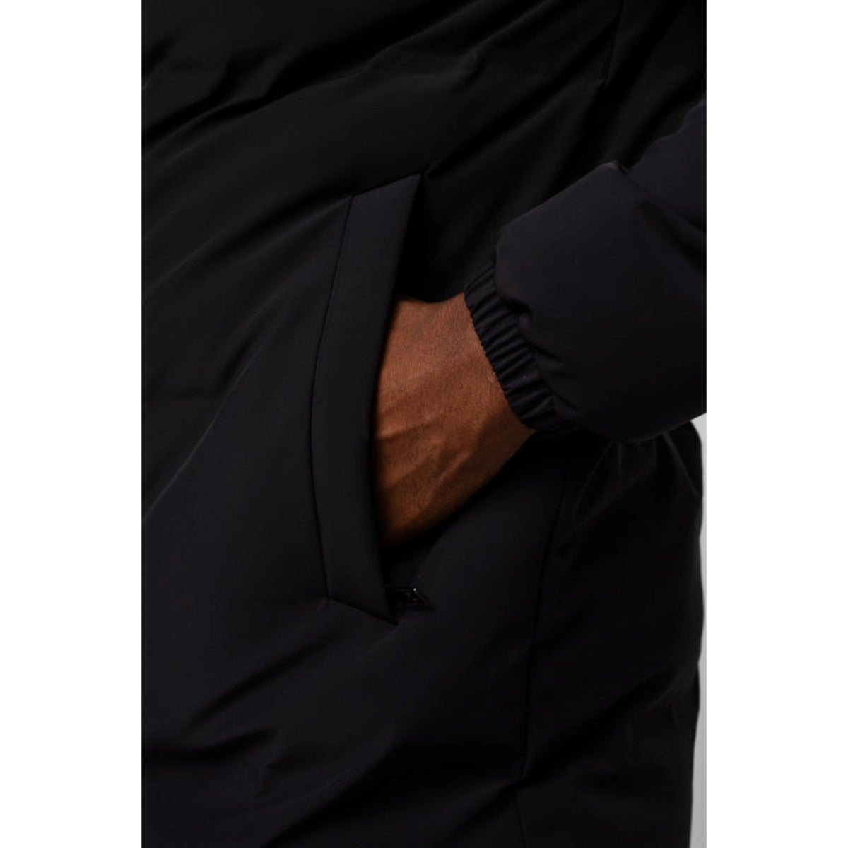 VALERE CLEAN 1/4 LENGTH COAT BLACK