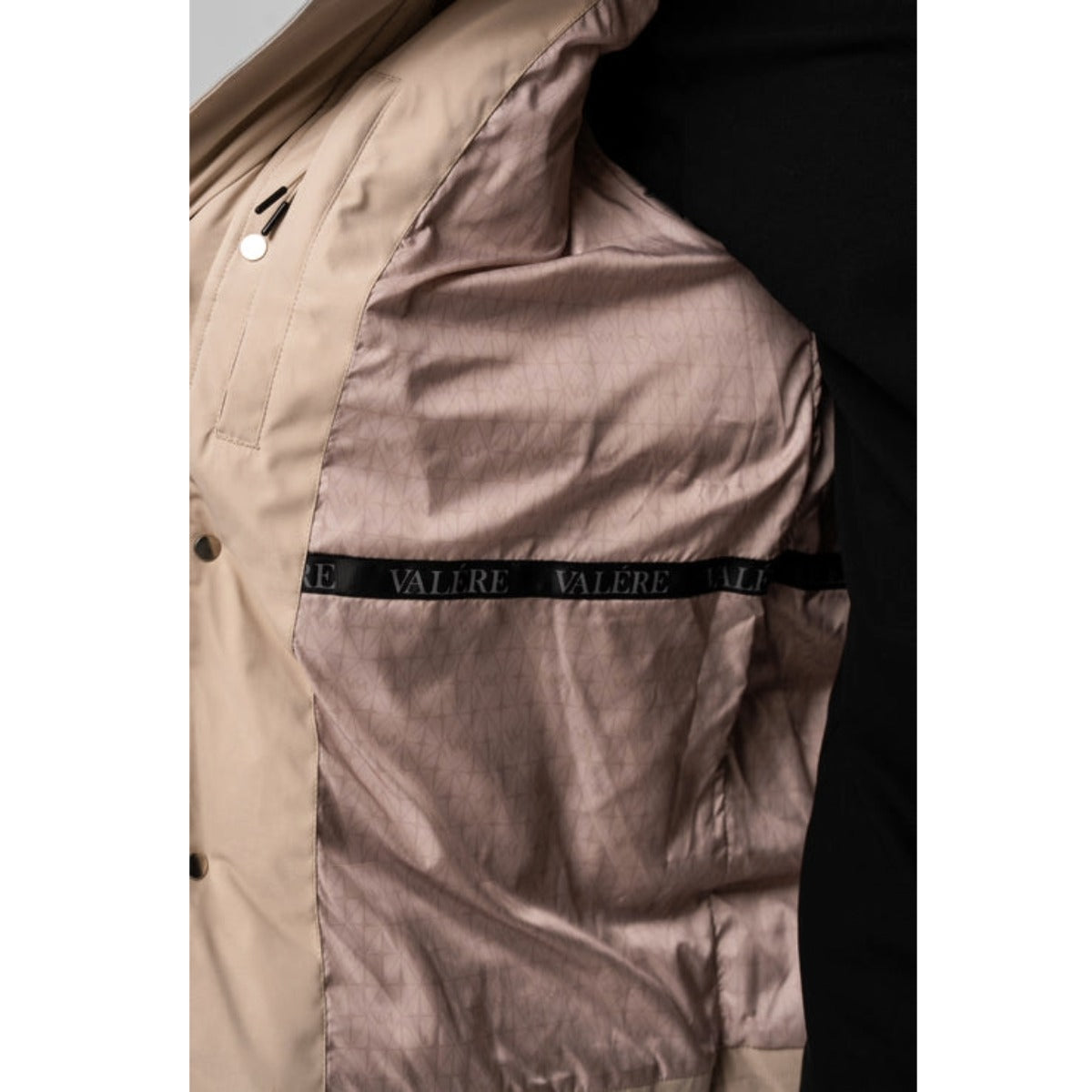 VALERE MONO LOGO PUFFER JACKET ECRU