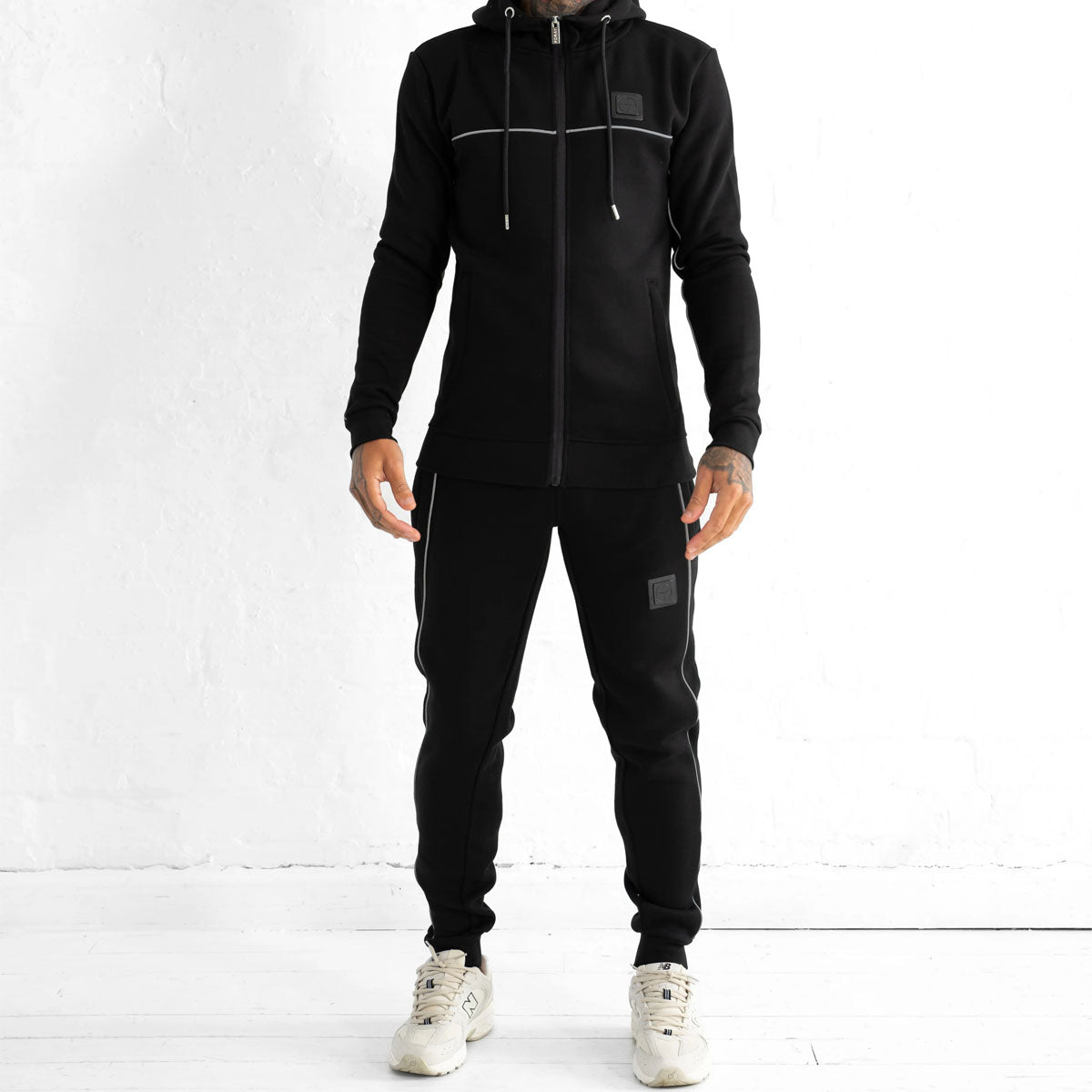 FORAY BLAKE BLACK JOGGERS