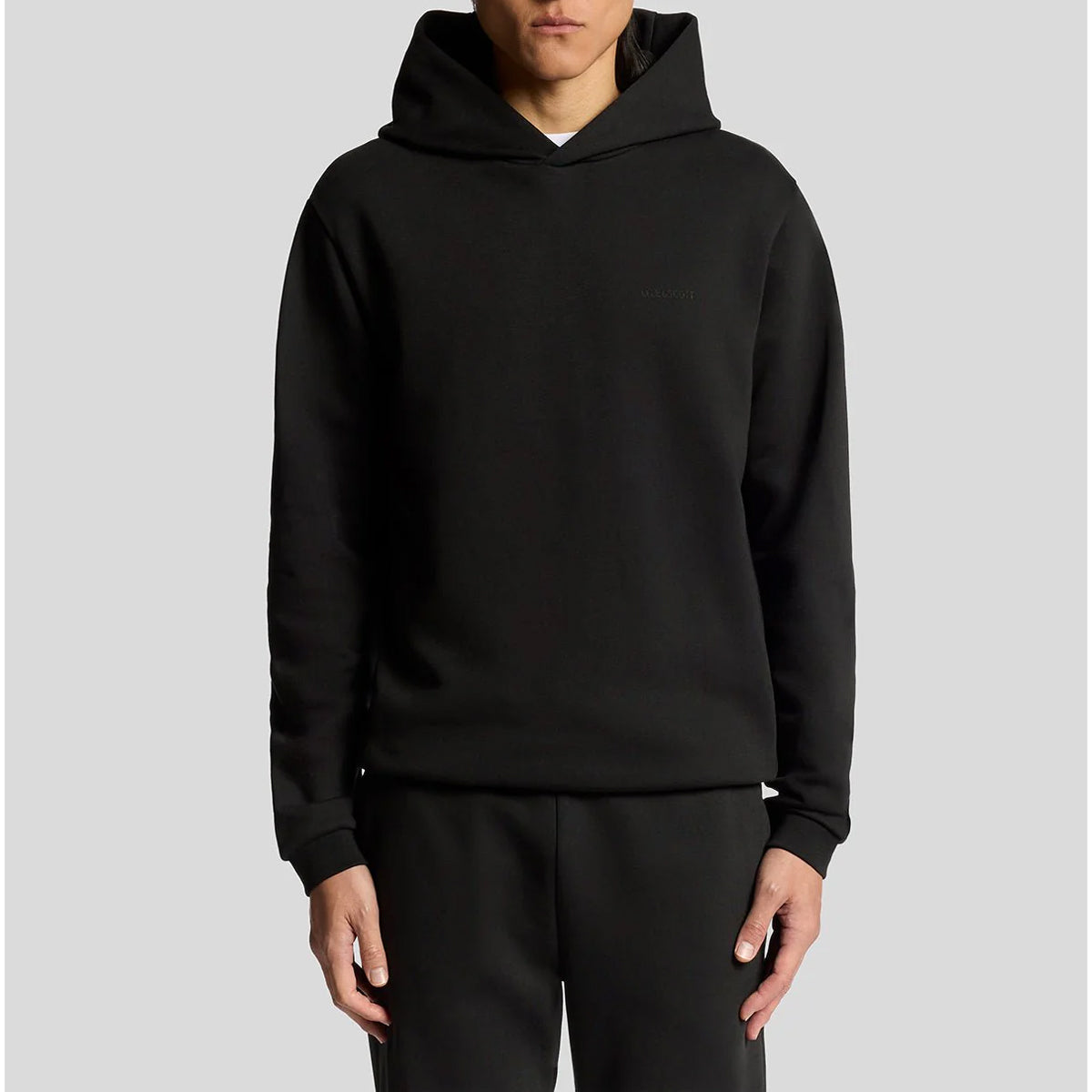 LYLE & SCOTT LOGO BRUSHBACK PULLOVER BLACK HOODIE ML2394V