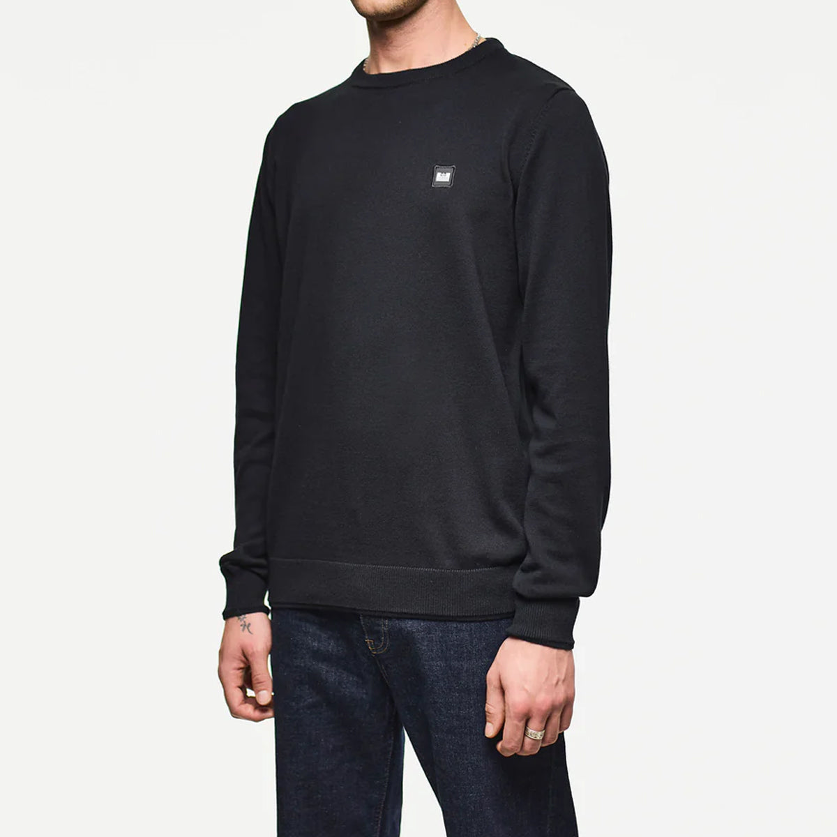 WEEKEND OFFENDER	SOLACE FINE GAUGE CREW NECK BLACK SWEATER