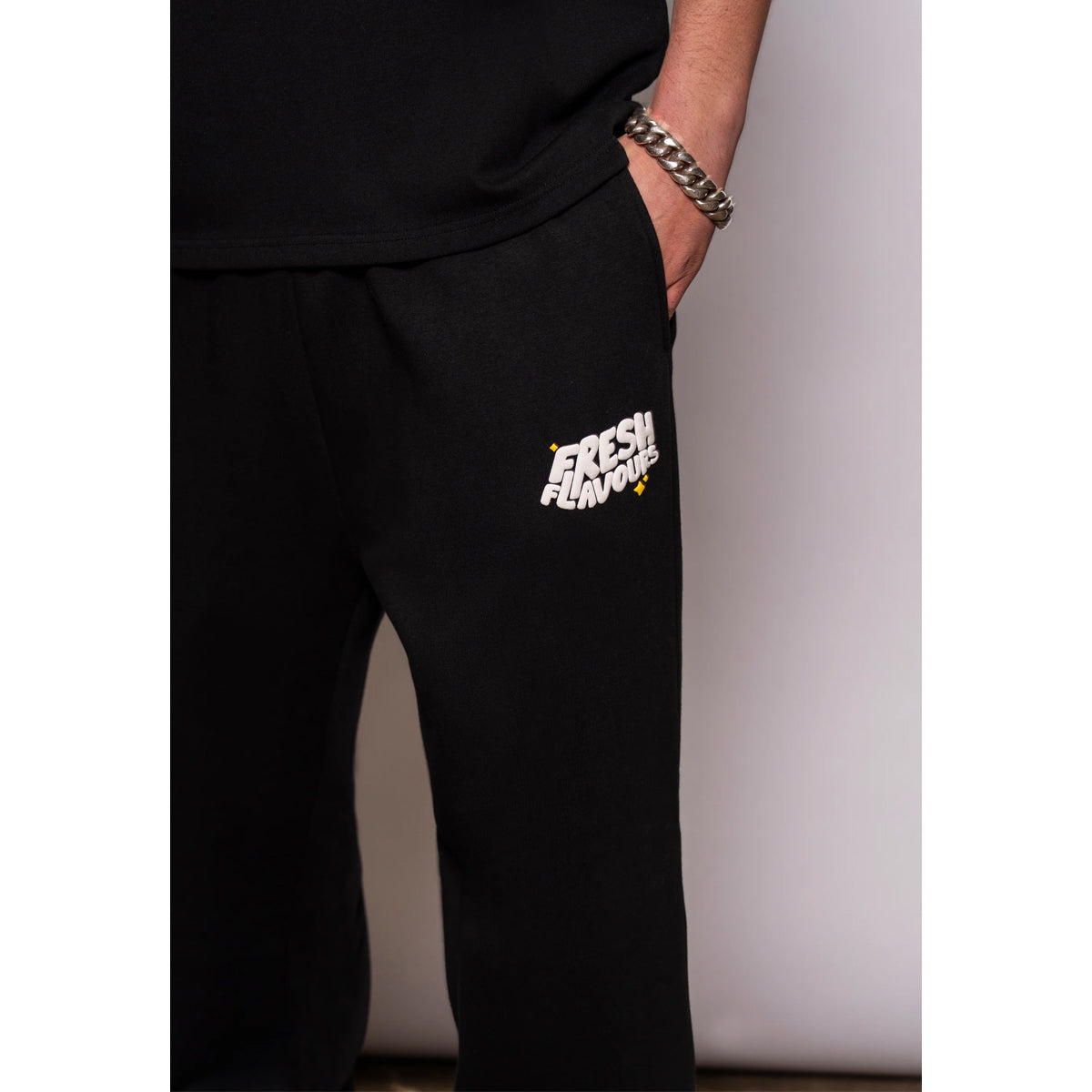 FRESH FLAVOURS BLACK JOGGERS