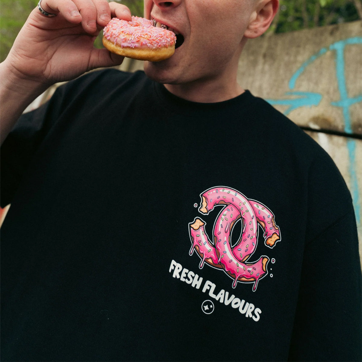 FRESH FLAVOURS CHOMP T-SHIRT BLACK