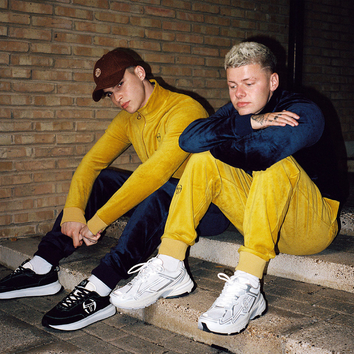 COURT VELOUR ARROWWOOD YELLOW BOTTOMS JOGGERS