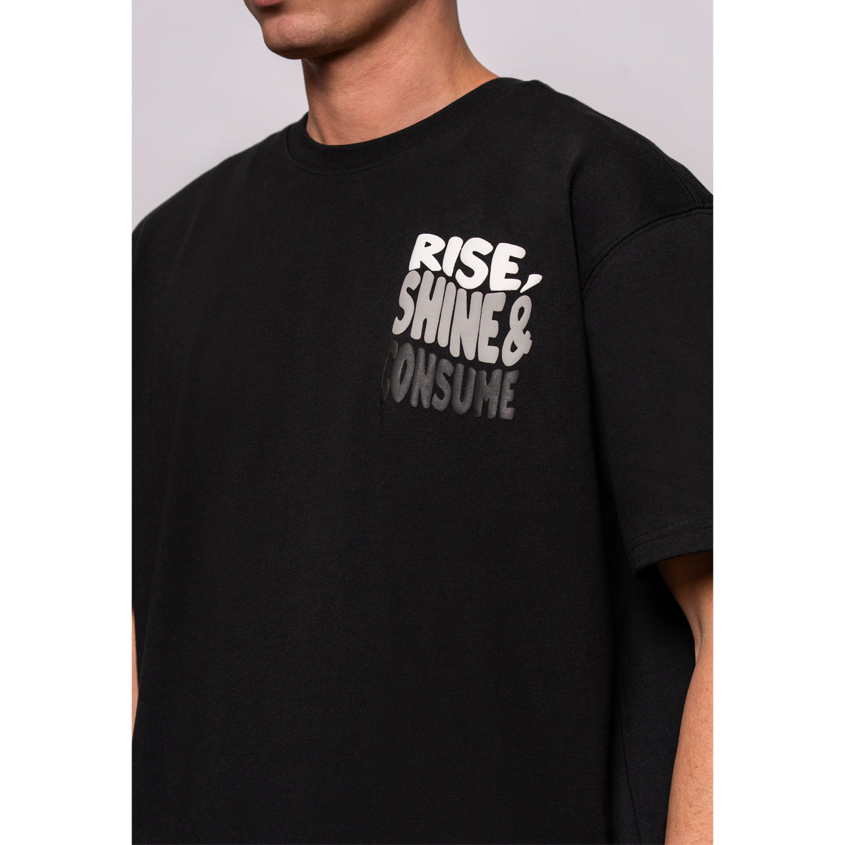 FRESH FLAVOURS CREW NECK RISE BLACK T-SHIRT