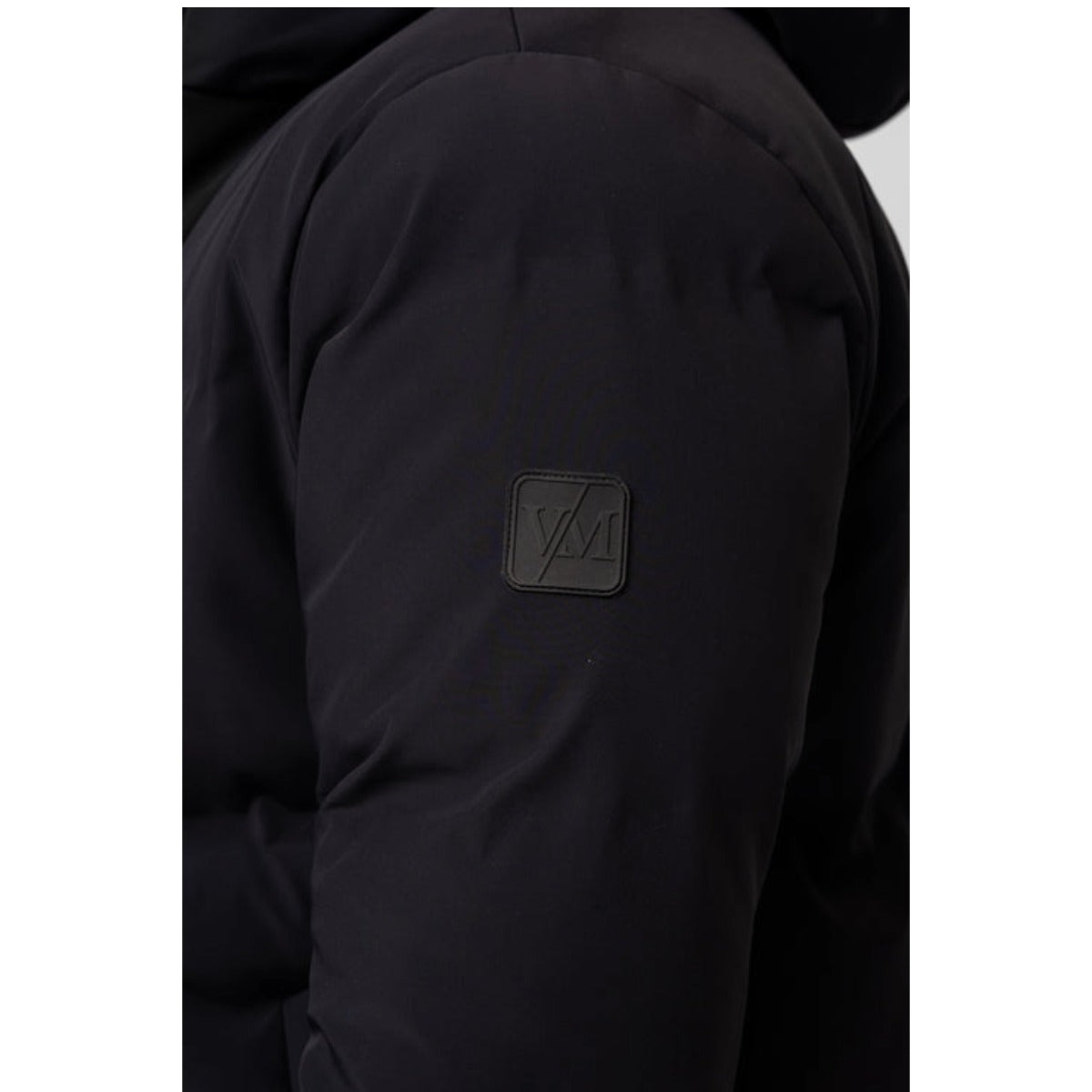VALERE CLEAN 1/4 LENGTH COAT BLACK