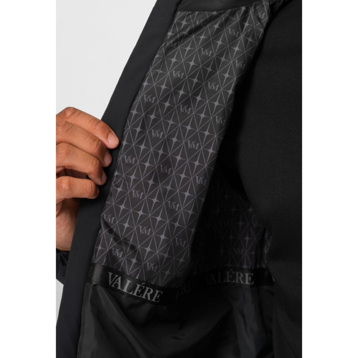 VALERE CLEAN 1/4 LENGTH COAT BLACK