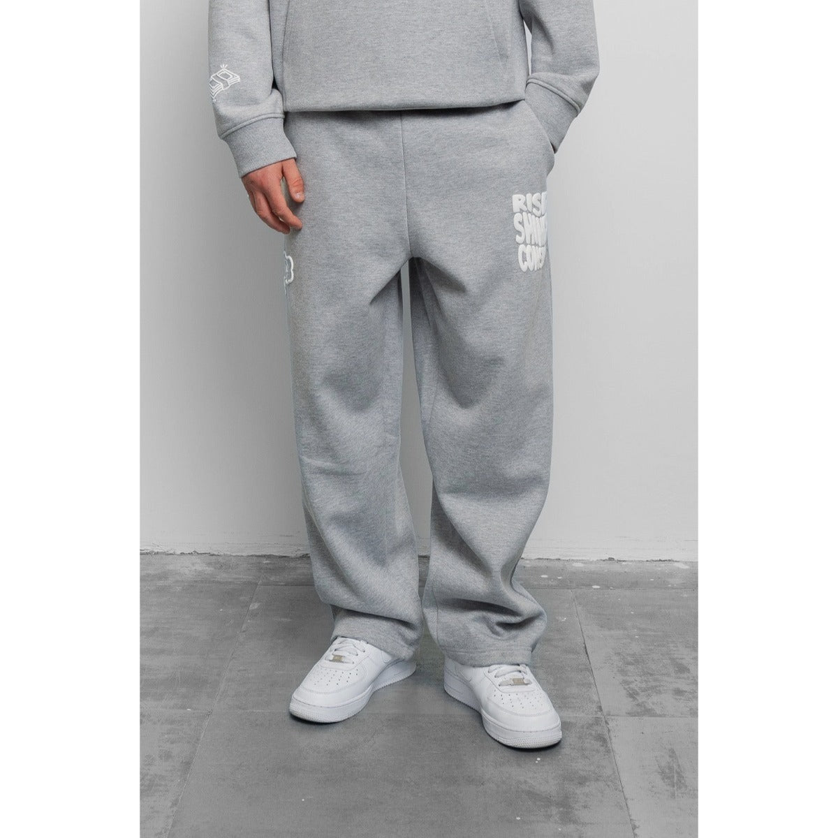 FRESH FLAVOURS RISE, SHINE & CONSUME JOGGER LIGHT GREY