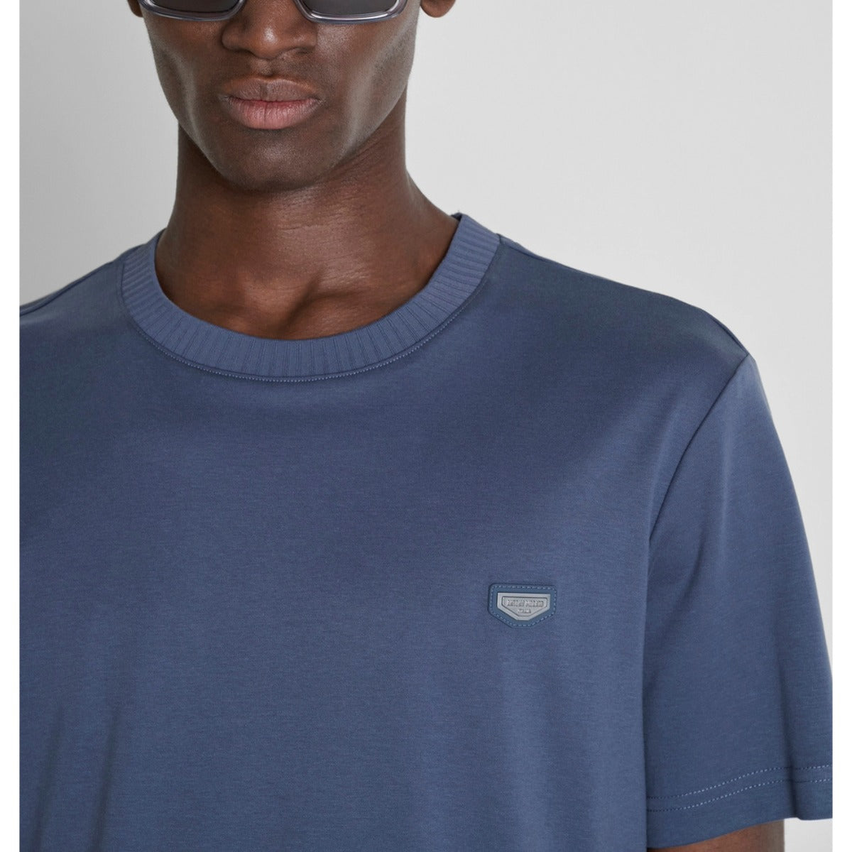 ANTONY MORATO REGULAR FIT CHEST BADGE T-SHIRT INDIGO BLUE MMKS02700