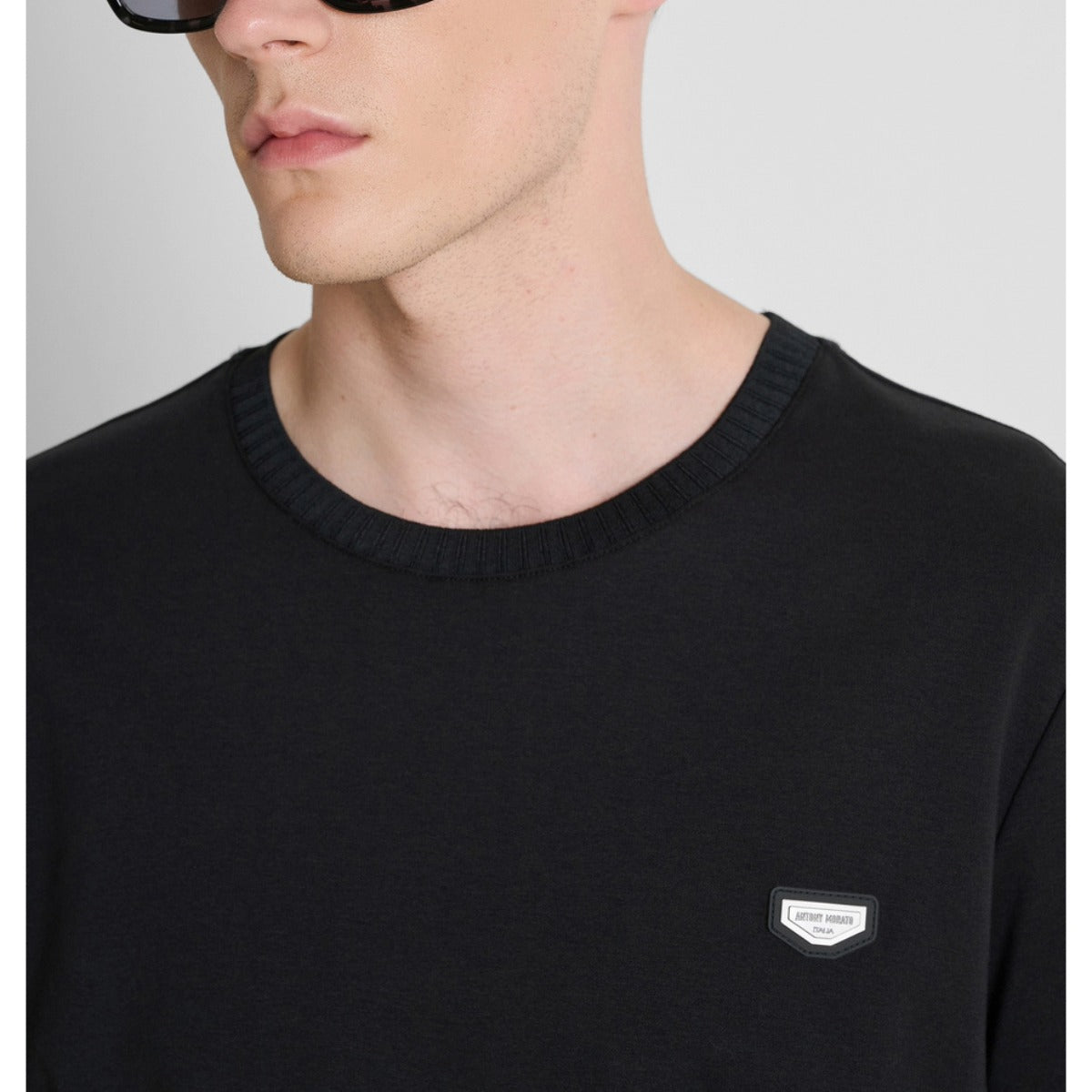 ANTONY MORATO REGULAR FIT CHEST BADGE T-SHIRT BLACK MMKS02700